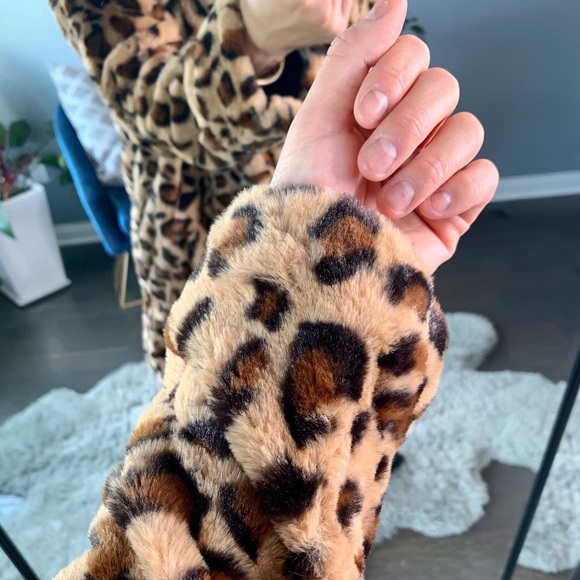 🏷Nevin Leopard Coat 🐆 - Picture 3 of 8